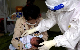 Bên trong bệnh viện dã chiến quân đội: Chia ngọt sẻ bùi