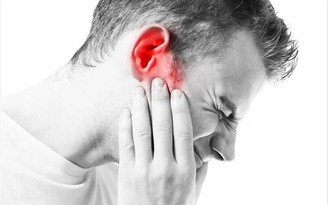 Triệu chứng nhiễm Omicron: Dấu hiệu ở tai, mắt, đầu - xuất hiện rồi biến mất