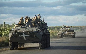 Ukraine ráo riết phản công, Nga muốn sớm trưng cầu dân ý