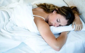 Chuyên gia nói gì về tư thế ngủ nằm sấp