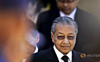 Cựu thủ tướng Malaysia rút khỏi đảng cầm quyền của ông Najib