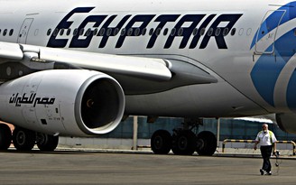 Máy bay EgyptAir đáp khẩn xuống Uzbekistan vì cảnh báo có bom