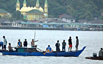 Chìm thuyền ở Indonesia, ít nhất 10 người thiệt mạng