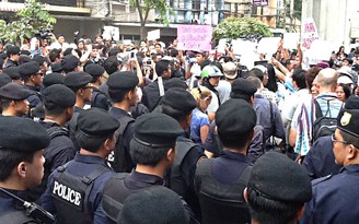 Rộ tin đồn biểu tình lật đổ chính phủ ở Thái Lan
