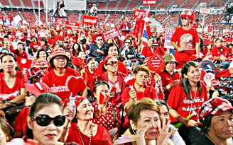Lãnh đạo phe Áo đỏ bị tuyên 12 tháng tù vì tội phỉ báng ông Abhisit