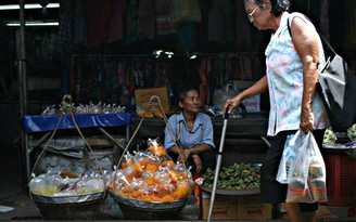Thái Lan chi 70.000 tỉ đồng ‘quà tặng’ năm mới cho người nghèo