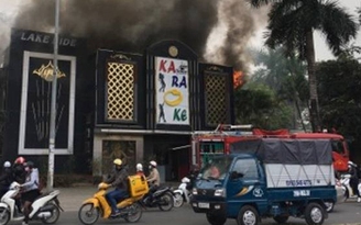 Cháy quán karaoke ở Hà Nội, toàn bộ nhân viên kịp thoát ra ngoài