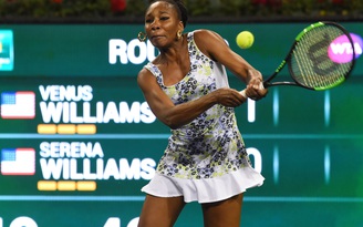 Venus giành chiến thắng trước Serena trong cuộc chiến nhà Williams