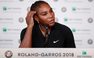 Serena rút lui ngay trước giờ đấu với Sharapova