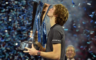 Zverev thắng dễ Djokovic để đăng quang ATP Finals 2018