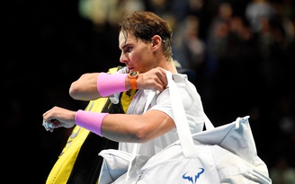 Nadal tiếp nối Federer thất bại trong trận ra quân ATP Finals 2019
