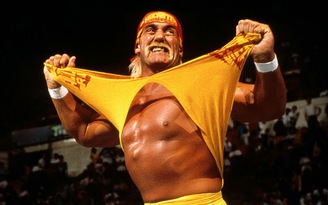 Cuộc sống điên rồ của cựu sao WWE Hogan từ clip sex đến bị dí súng
