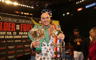 Tyson Fury nhiễm Covid-19, lỡ trận đại chiến lịch sử của quyền anh hạng nặng