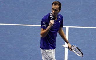 ĐKVĐ Medvedev ra quân thành công tại ATP Finals