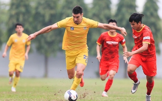U.23 Việt Nam để thua sít sao 0-1 trước CLB Hà Nội
