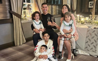 Hé lộ khoảnh khắc hạnh phúc của Ronaldo và gia đình trước khi mất con trai
