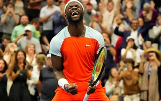 Frances Tiafoe làm 'dậy sóng' Mỹ mở rộng 2022