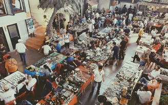 Chợ đồ cổ Sài Gòn