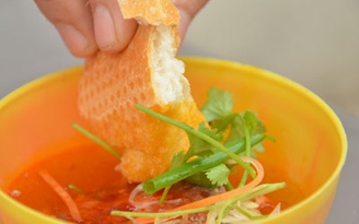 Quy Nhơn có bánh mì chấm