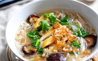 Đậm đà mì chũ nấu gà