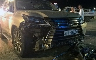 Xe Lexus biển 'khủng' đâm vào quán nước, 5 người bị thương