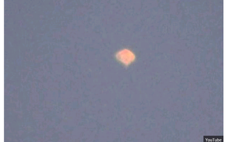 UFO phát sáng trên bầu trời nước Mỹ ?