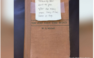 Trả sách mượn thư viện sau… 52 năm