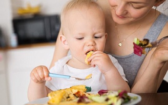 Bố mẹ ăn cùng con cái có những lợi ích nào?