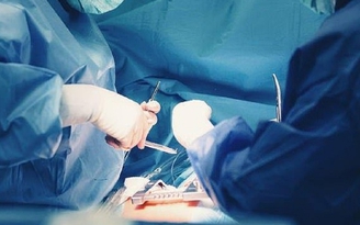 Bị ung thư quái ác, cậu bé vẫn sống sót kỳ diệu