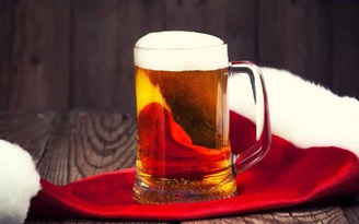 Vì sao nhiều người lại đỏ mặt khi uống rượu bia?