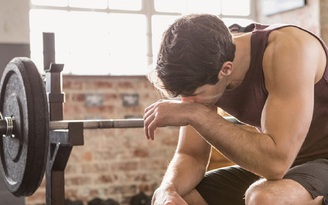 Làm sao để biết bạn đang tập gym quá sức?