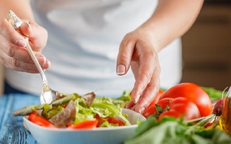 Phòng dịch COVID-19: Thường xuyên ở nhà, ăn uống sao để giữ sức khỏe tốt nhất?