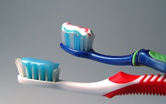 Có phải vứt bàn chải đánh răng sau khi khỏi bệnh không?
