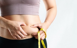 Tại sao khi tăng cân thì mỡ thừa lại tập trung ở bụng và hông?