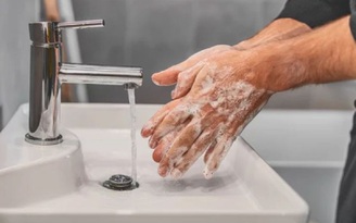 Vì sao bạn cần phải rửa tay sau khi tập gym?