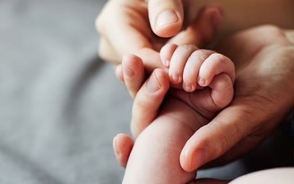 Bác sĩ phát hiện 8 bào thai trong bụng bé gái 21 ngày tuổi ở Ấn Độ