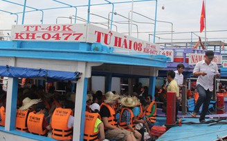 Lượng khách đi tour biển đảo tăng trong dịp Tết