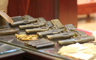 Đề nghị truy tố 3 người mua bán trái phép vũ khí quân dụng