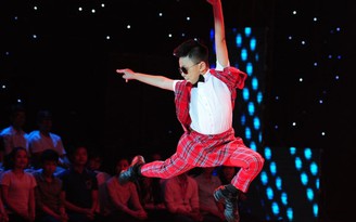 Bước nhảy hoàn vũ nhí: Minh Hằng hóa 'cô nàng lắm chiêu' dụ các tài năng nhí