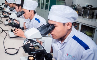 Ngành y tế vẫn muốn quản lý kiểu ‘xin – cho’, nộp phí