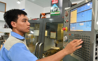 Xóa nợ thuế, nên hay không?