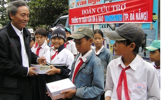 Truyền lửa nhân ái cho học trò