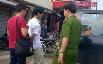 Bắt nghi can nhờ cha chở đi chém người