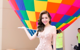 Elly Trần nóng bỏng làm đại sứ Ngày hội Khinh khí cầu Quốc tế Huế 2016