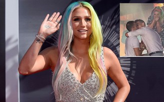 Kesha giúp cặp đôi đồng tính nam đính hôn trên sân khấu