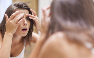 Tại sao làn da nhờn dễ bị sinh mụn hơn những loại da khác?