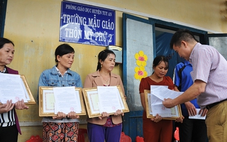 Bộ GD-ĐT khen thưởng các thầy cô giáo có hành động dũng cảm