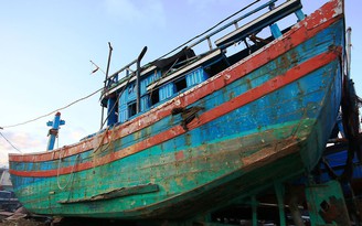 Đưa tàu cá bị tàu Trung Quốc đâm chìm vào nhà trưng bày Hoàng Sa