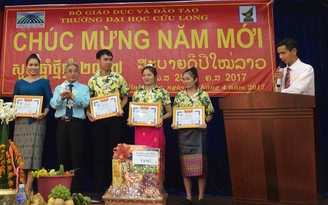 ĐH Cửu Long tổ chức cho SV Lào và Khmer đón tết cổ truyền