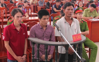 Lãnh án tù vì bắn chết bò tót quý hiếm